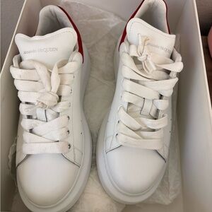 Alexander McQueen Kids Sneakers in White and Red